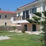 Captain's Villas Apartment